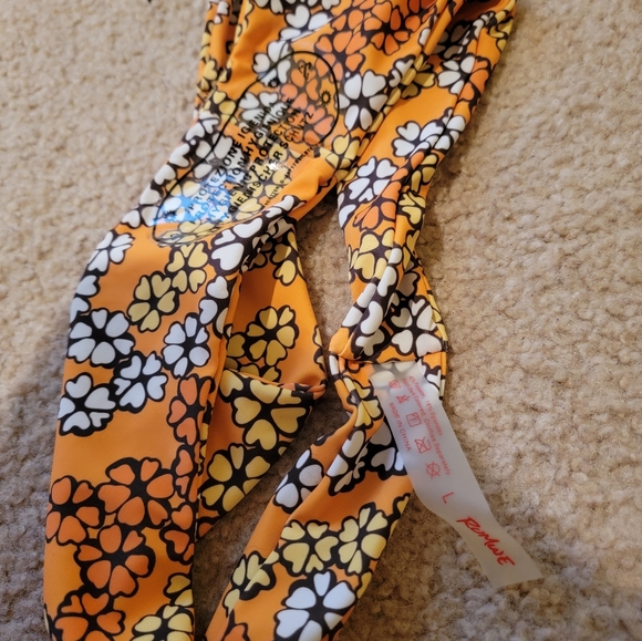 Romwe Orange Floral One Shoulder Bikini - Picture 3 of 4